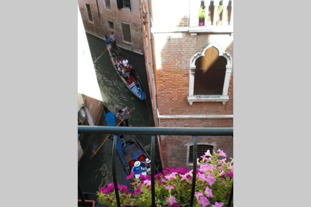 Leoncini With A Wonderful Canal View Apartament